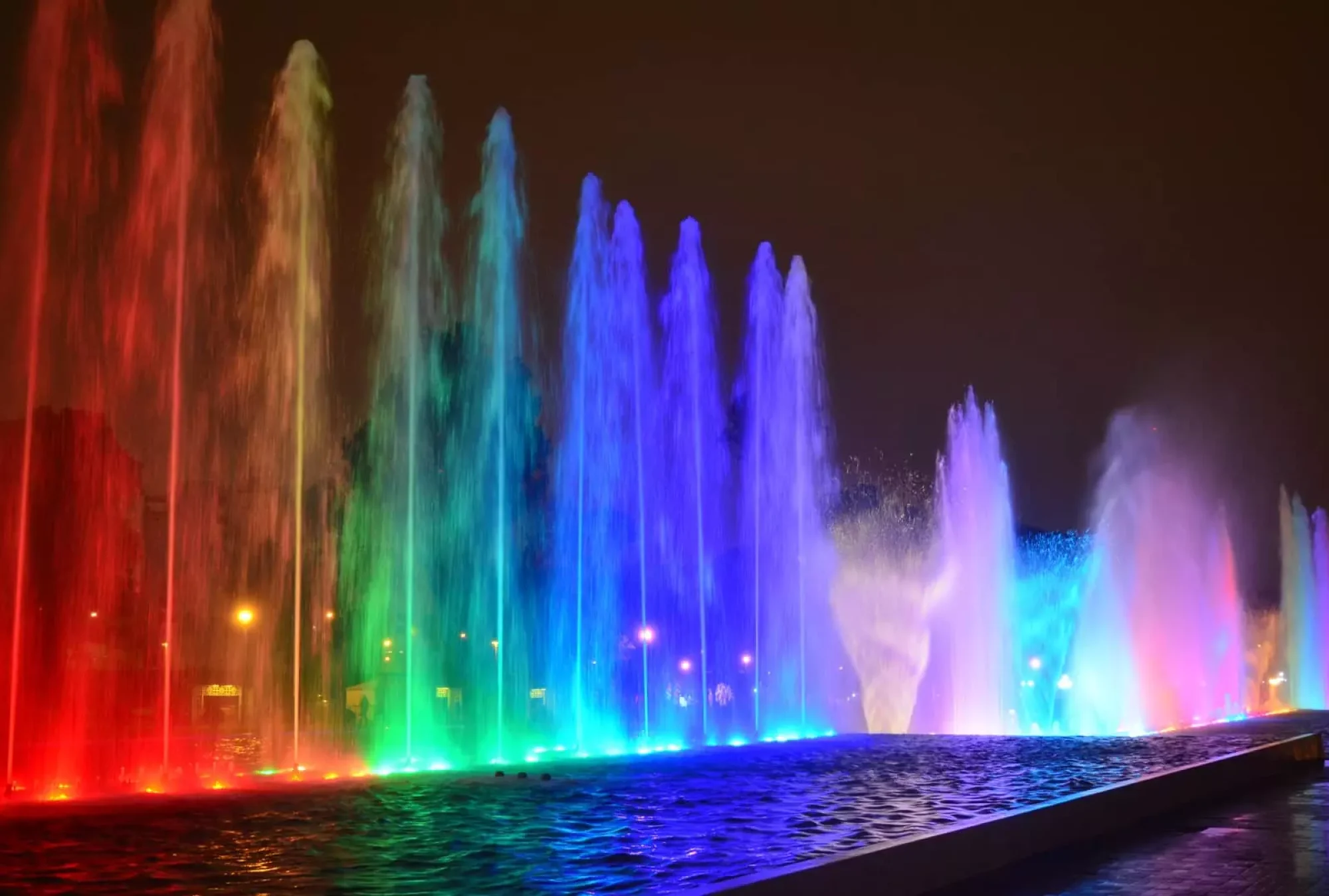 circuito-magico-del-agua-y-cena-show-waman-adventures-peru-lima-peru-1